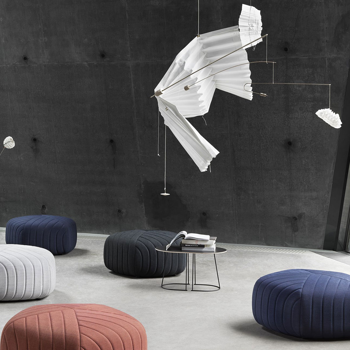 Mesa Airy auxiliar pequeña